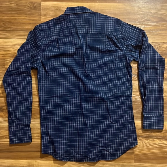 Van Heusen Slim Fit Flex button down dress shirt - Picture 3 of 3